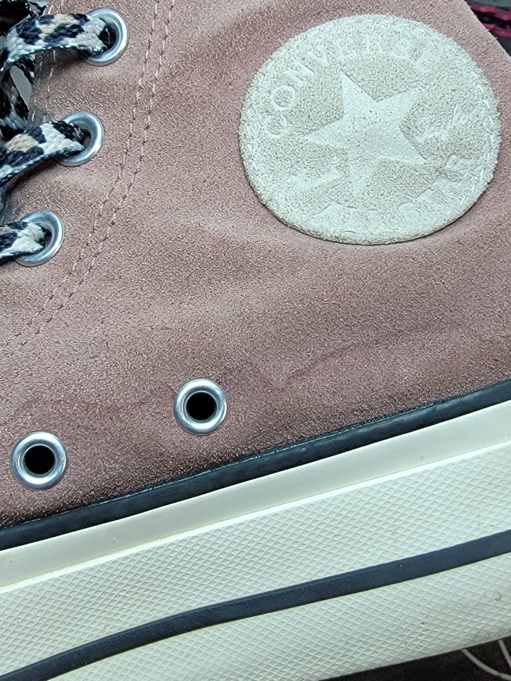 Converse Chuck Taylor 70 Suede Hi - Picture 4 of 12